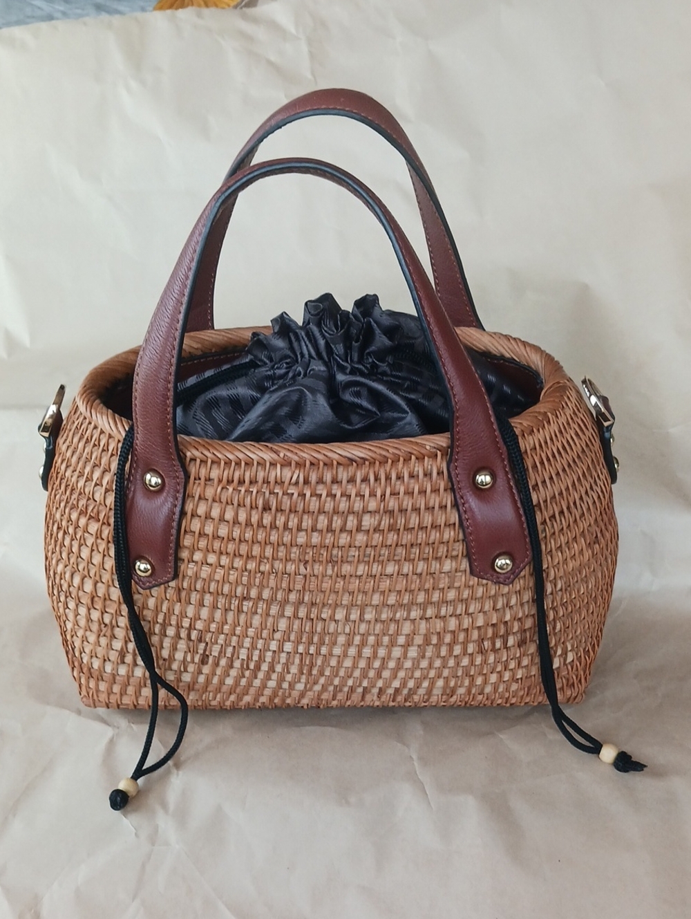 Italian Woven Basket-Bag Leather Top Handles And Adjustable Cross-body Strap. - Picture 6 of 12